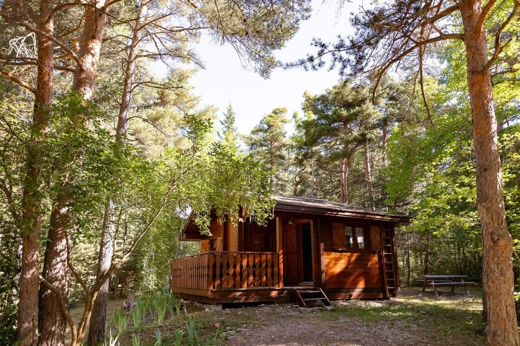 Chalet 4 personnes 1 chambre camping le Parc des Serigons 3 1024x682