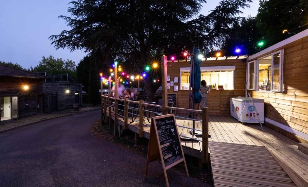 camping beaujolais bar vin 1024x623
